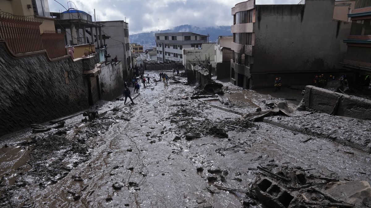 Při záplavách a sesuvech půdy zahynulo v Ekvádoru 24 lidí